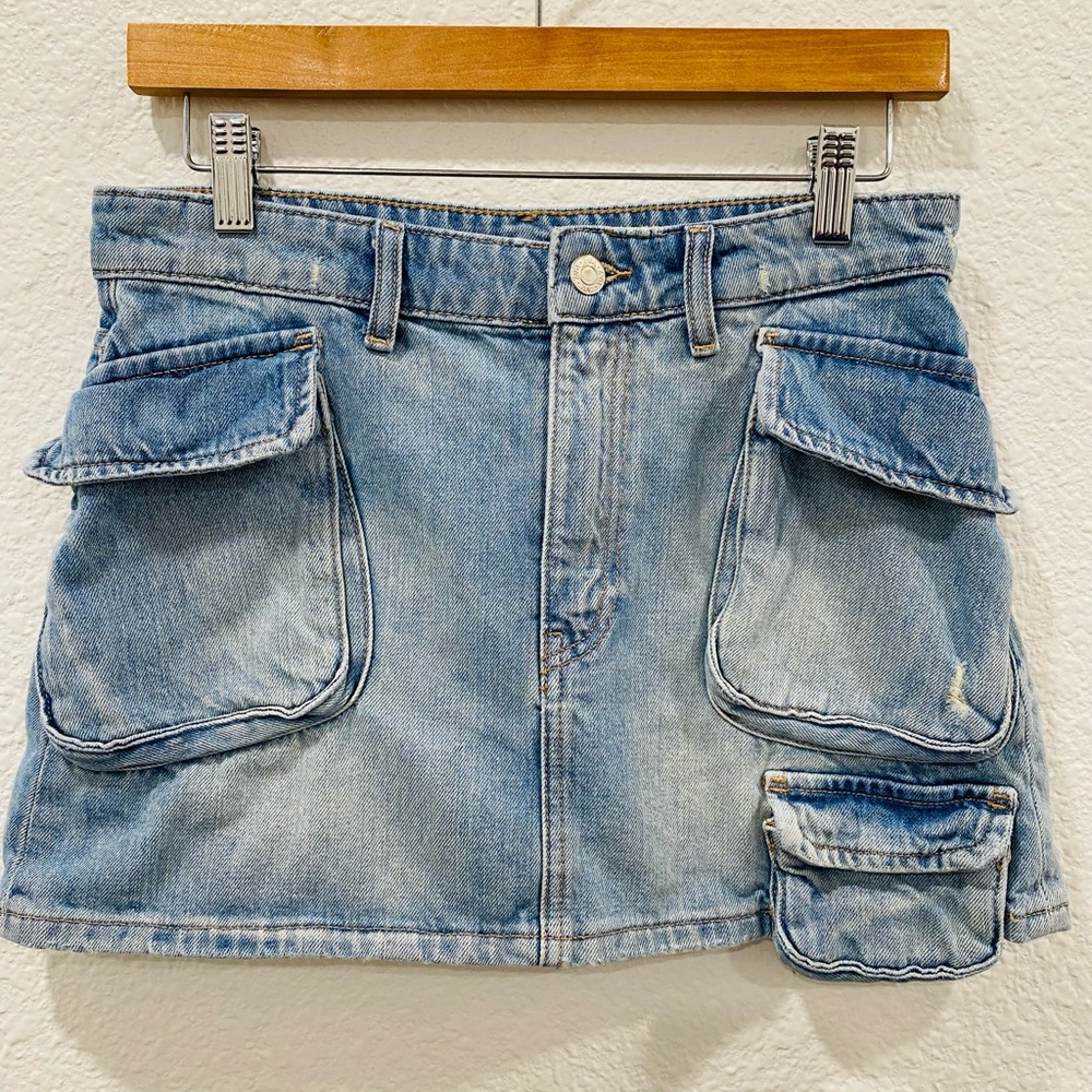 Zara Mini Skirt Women’s Size Small Blue Denim Distressed Mini Cargo Pockets